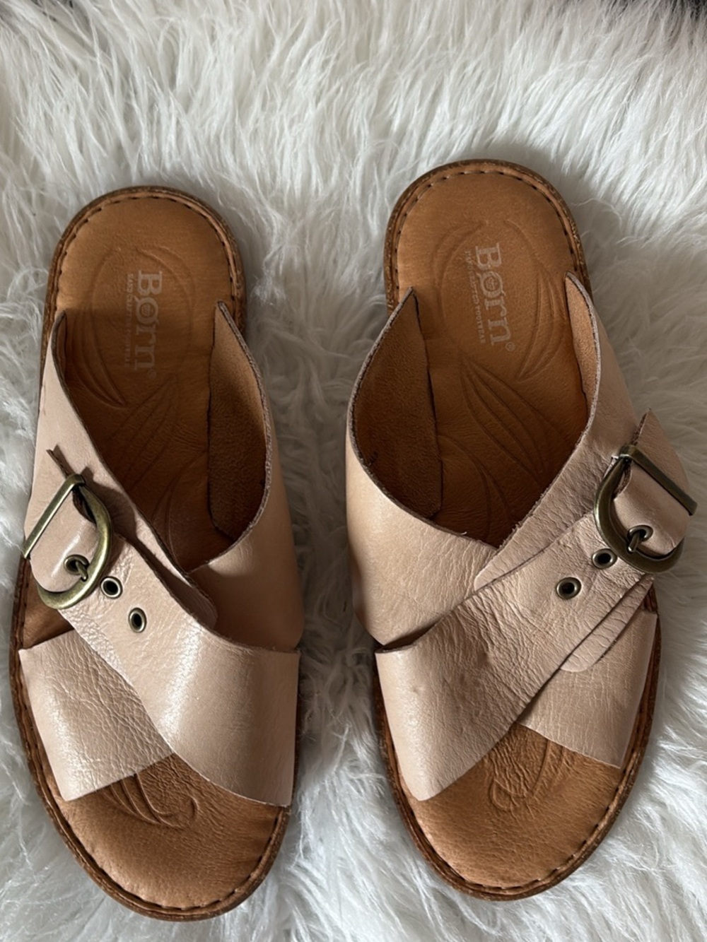 Born Women's Light Beige Leather Crossband Slide Sandals - Picture 7 of 9